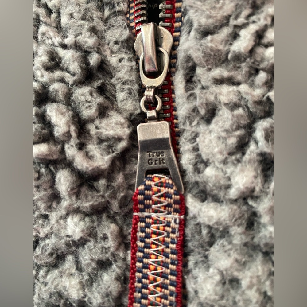 True Grit Women's Gray Zippered Sherpa Pullover Size Medium - Picture 4 of 7